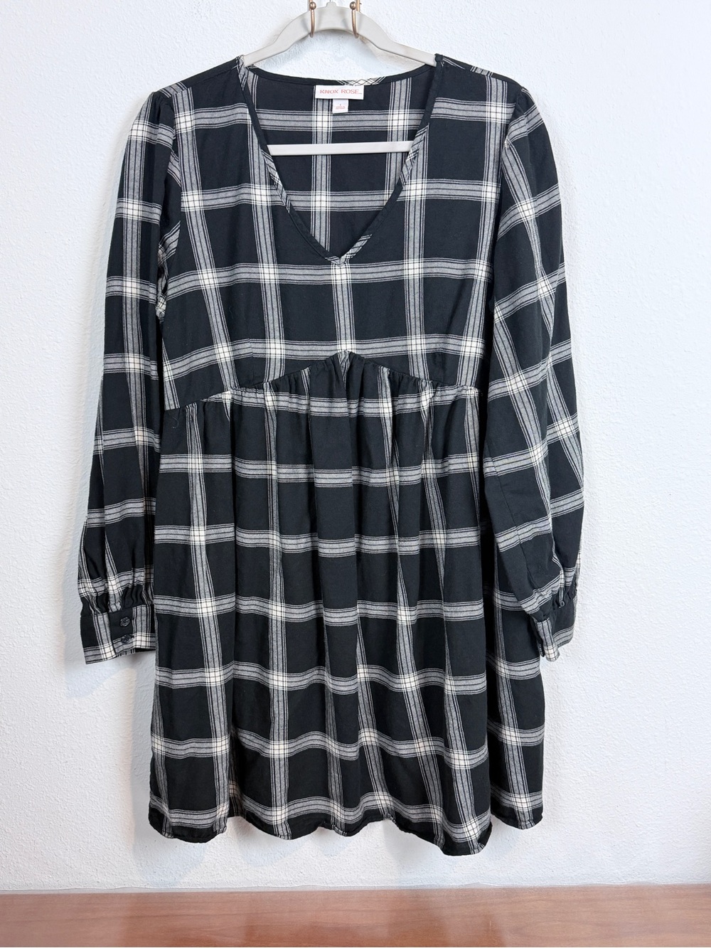 Knox Rose Black & White Plaid Flannel V-Neck Mini Dress L